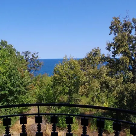 Beautiful 1st-line Seaview Private In The Cliff