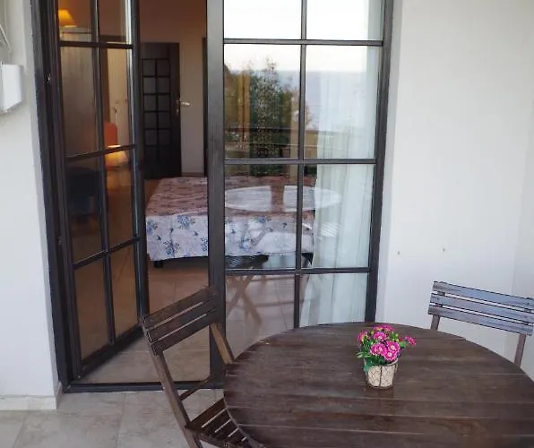 Lägenhet Beautiful 1st-line Seaview Private In The Cliff Obzor