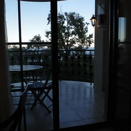 Beautiful 1st-line Seaview Private In The Cliff 오브조르