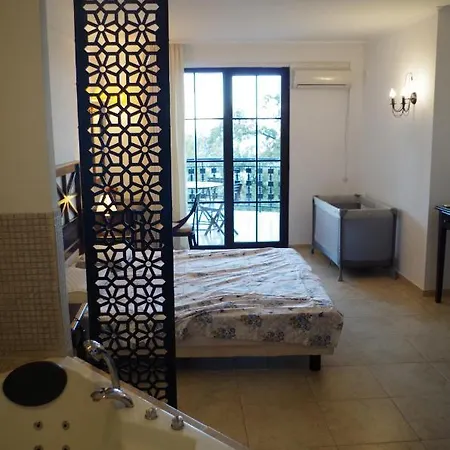 Beautiful 1st-line Seaview Private In The Cliff Apartament