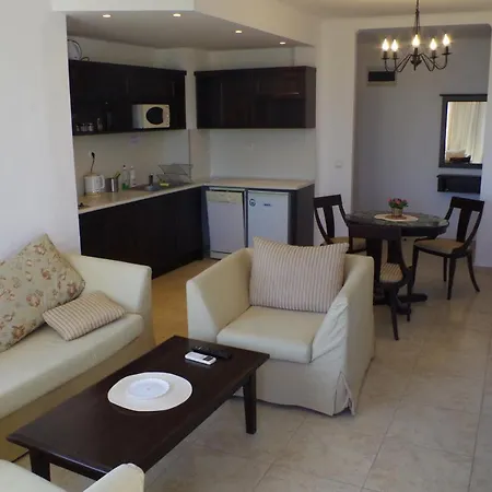 Beautiful 1st-line Seaview Private In The Cliff Apartament