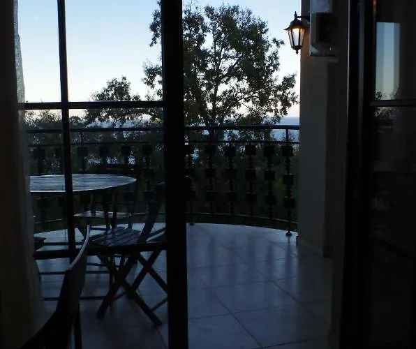 Beautiful 1st-line Seaview Private In The Cliff Обзор