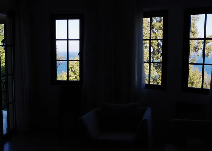 Beautiful 1st-line Seaview Private In The Cliff *