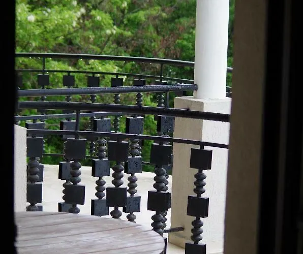 Beautiful 1st-line Seaview Private In The Cliff